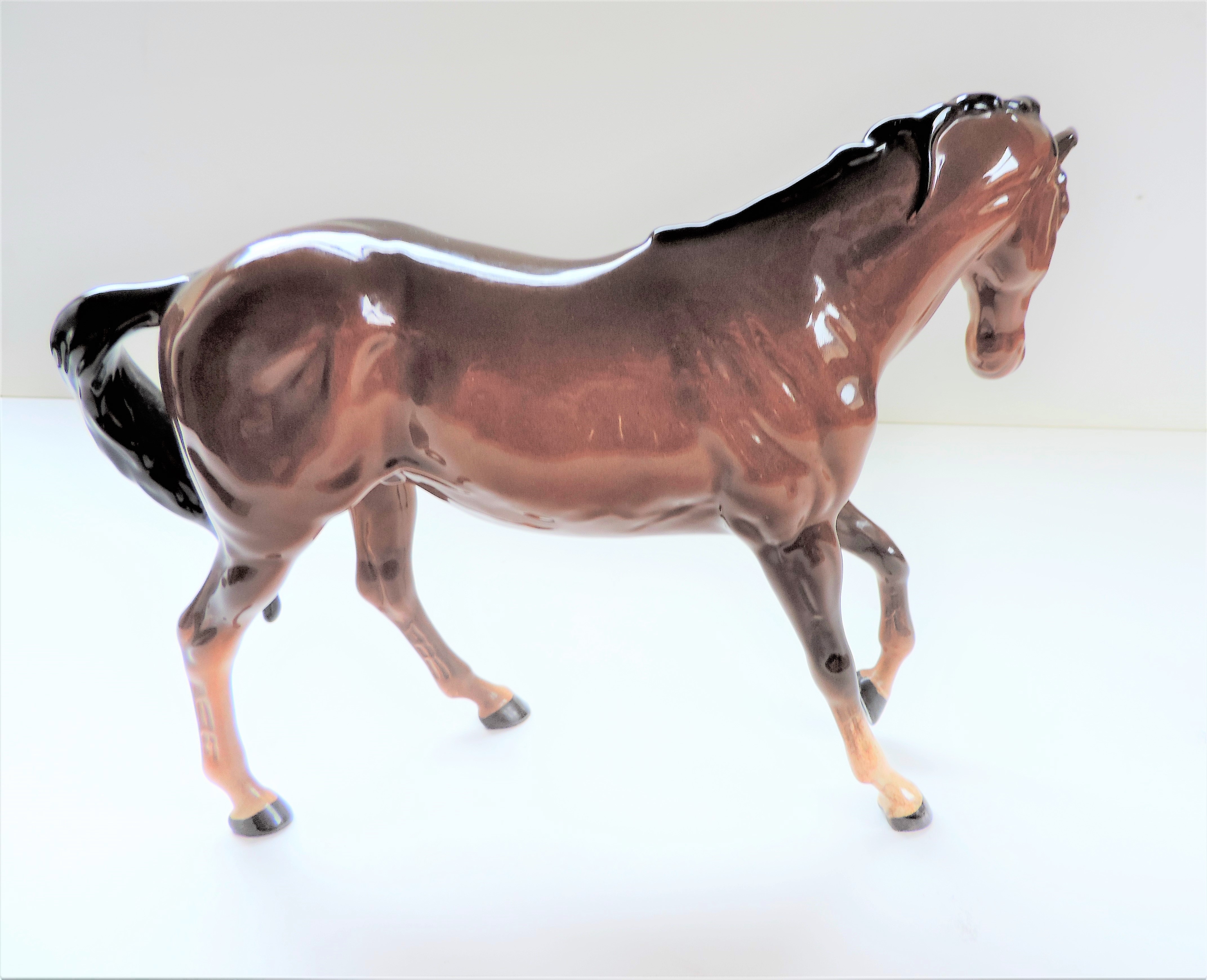 Beswick Porcelain Horse Figurine Gloss 23cm Wide. - Image 2 of 6