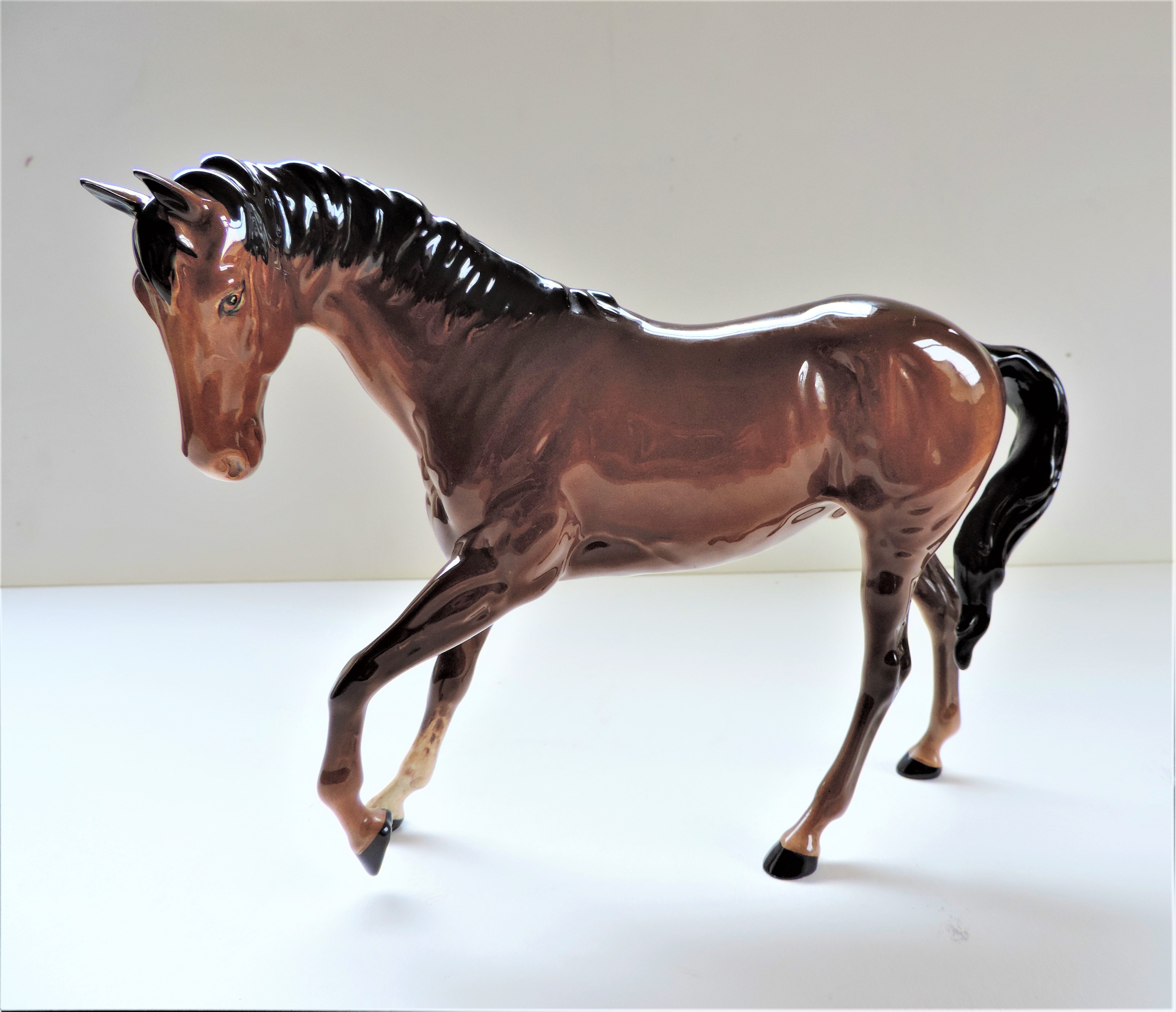 Beswick Porcelain Horse Figurine Gloss 23cm Wide. - Image 6 of 6