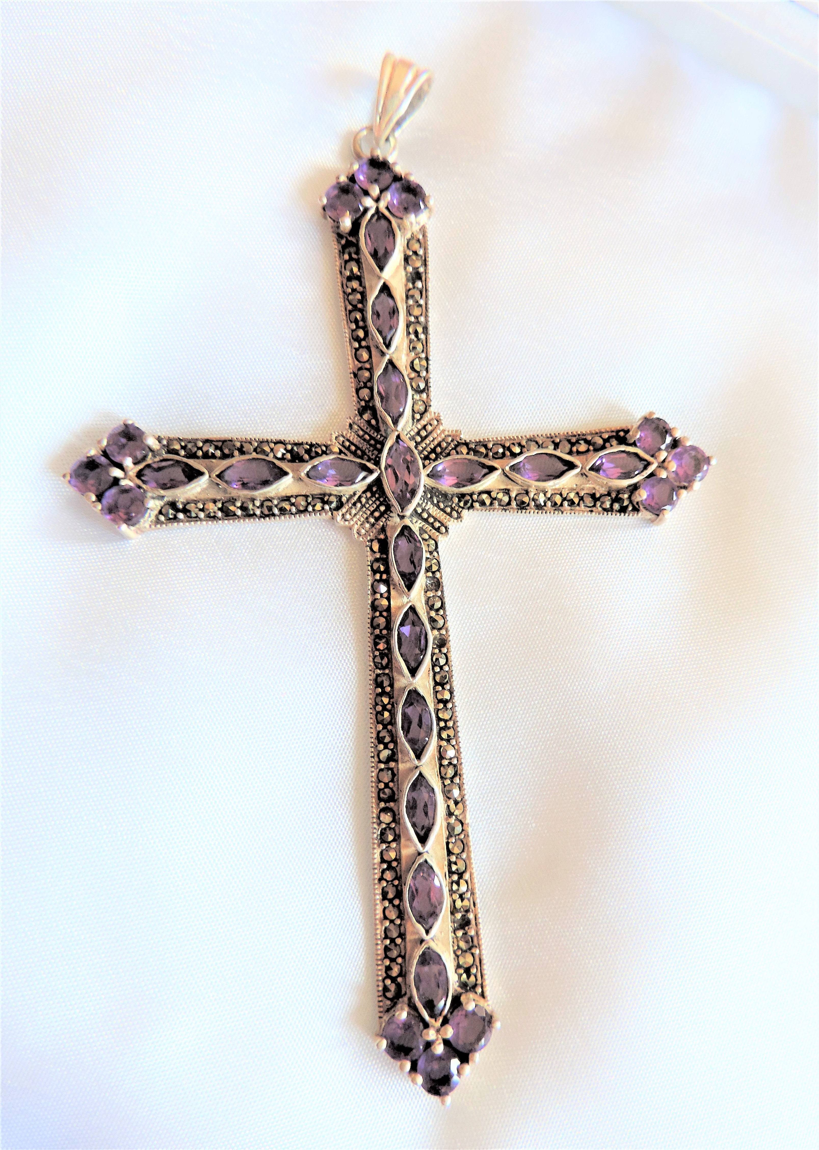 Large Vintage Sterling Silver 10ct Amethyst & Marcasite Cross Pendant 10cm Tall - Image 2 of 4