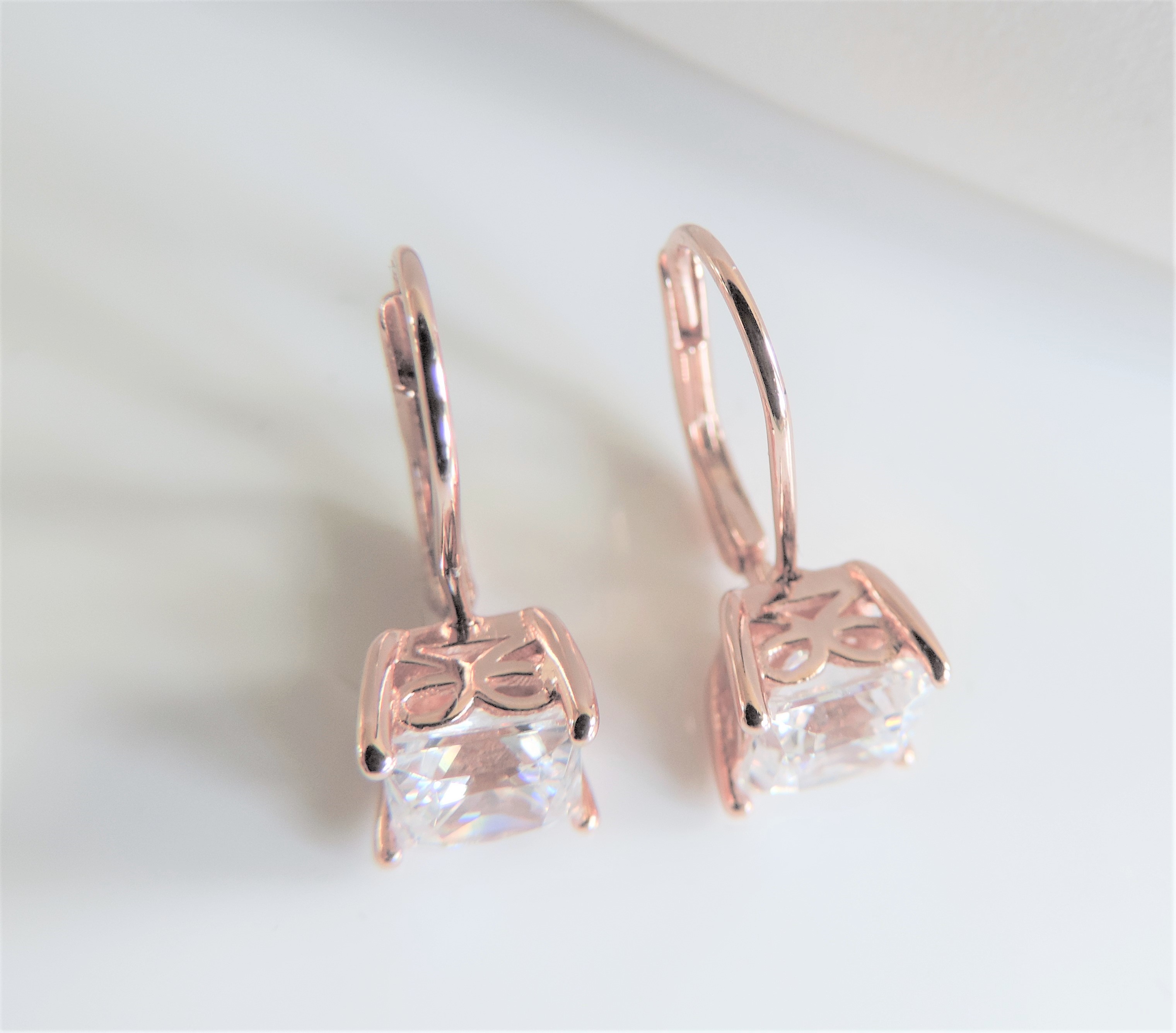 Rose Gold Silver 2.6ct Moissanite Earrings New with Gift Box - Image 4 of 4