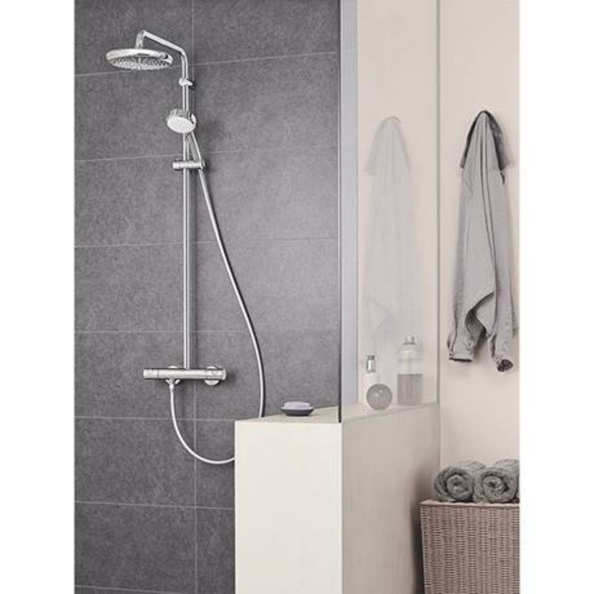 RRP £369. Grohe Tempesta Cosmopolitan 210 Thermostatic Shower System Ð 27922001.. Appears brand New - Image 2 of 7