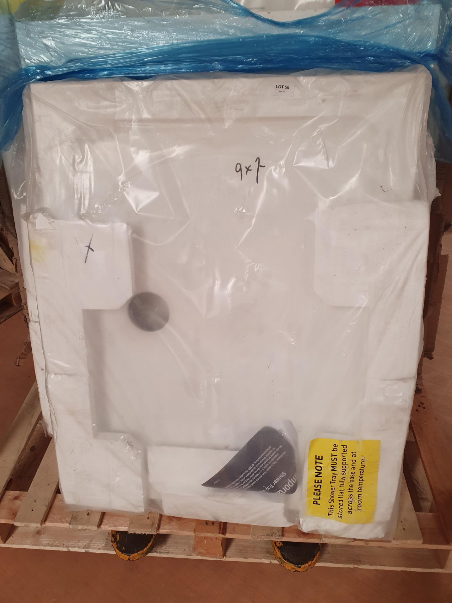 900 x 700mm Stone Resin Shower Tray. Appears New Unused In Factory Wrap. - Image 2 of 2