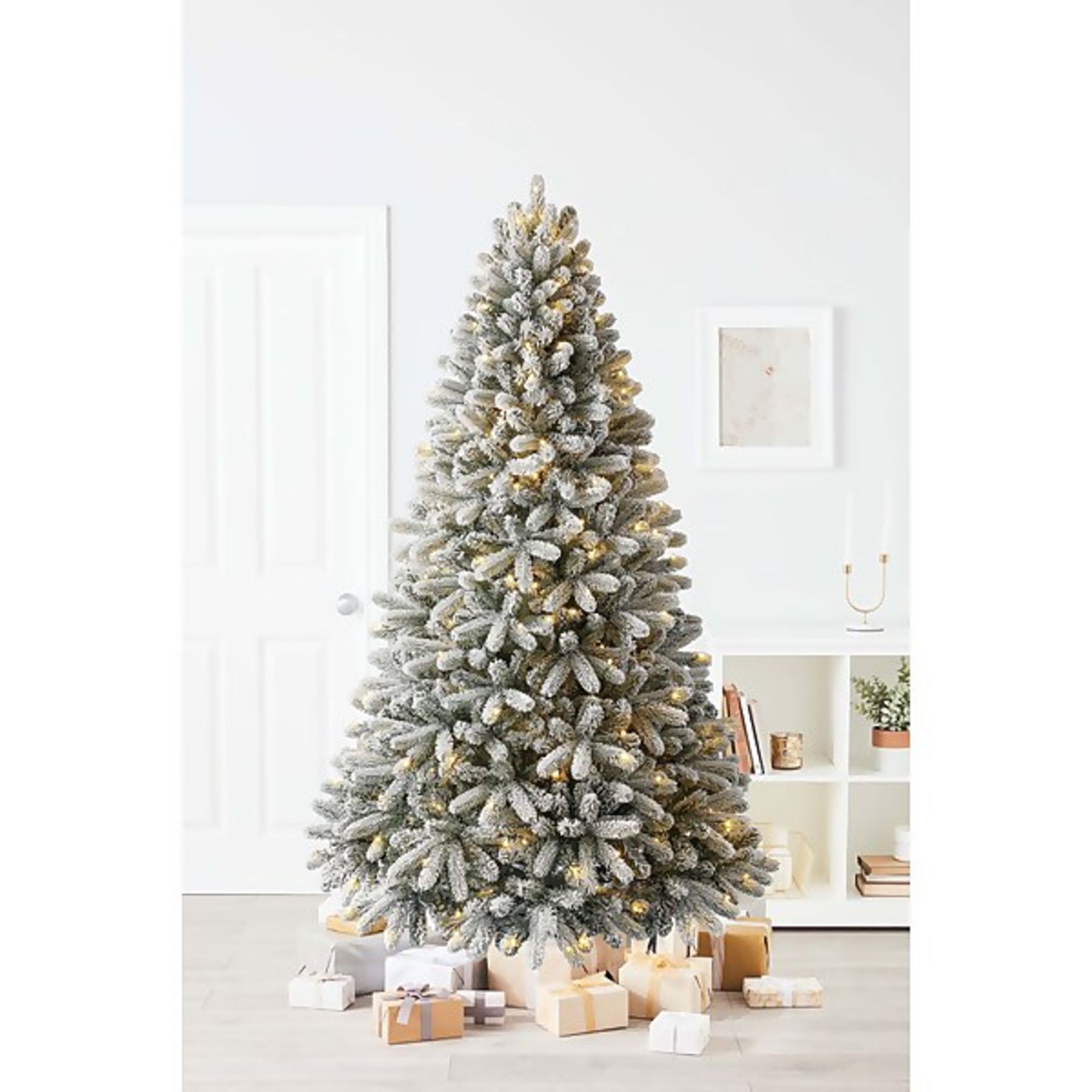 (11B) RRP £250.00. 2x Christmas Tree Items. 1x 7ft Pembroke Spruce Premium Tree Pre Lit. 1x 6ft (Ap