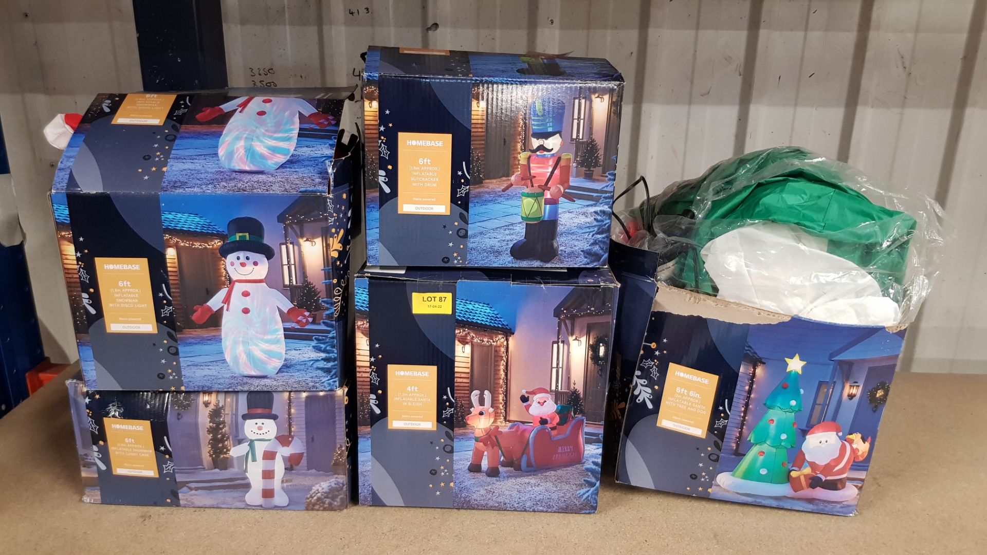 (11C) Lot RRP £205. 5x Inflatable Items. 1x 6ft Nutcracker With Drum RRP £45. 1x 6ft Santa With Tre - Image 6 of 6