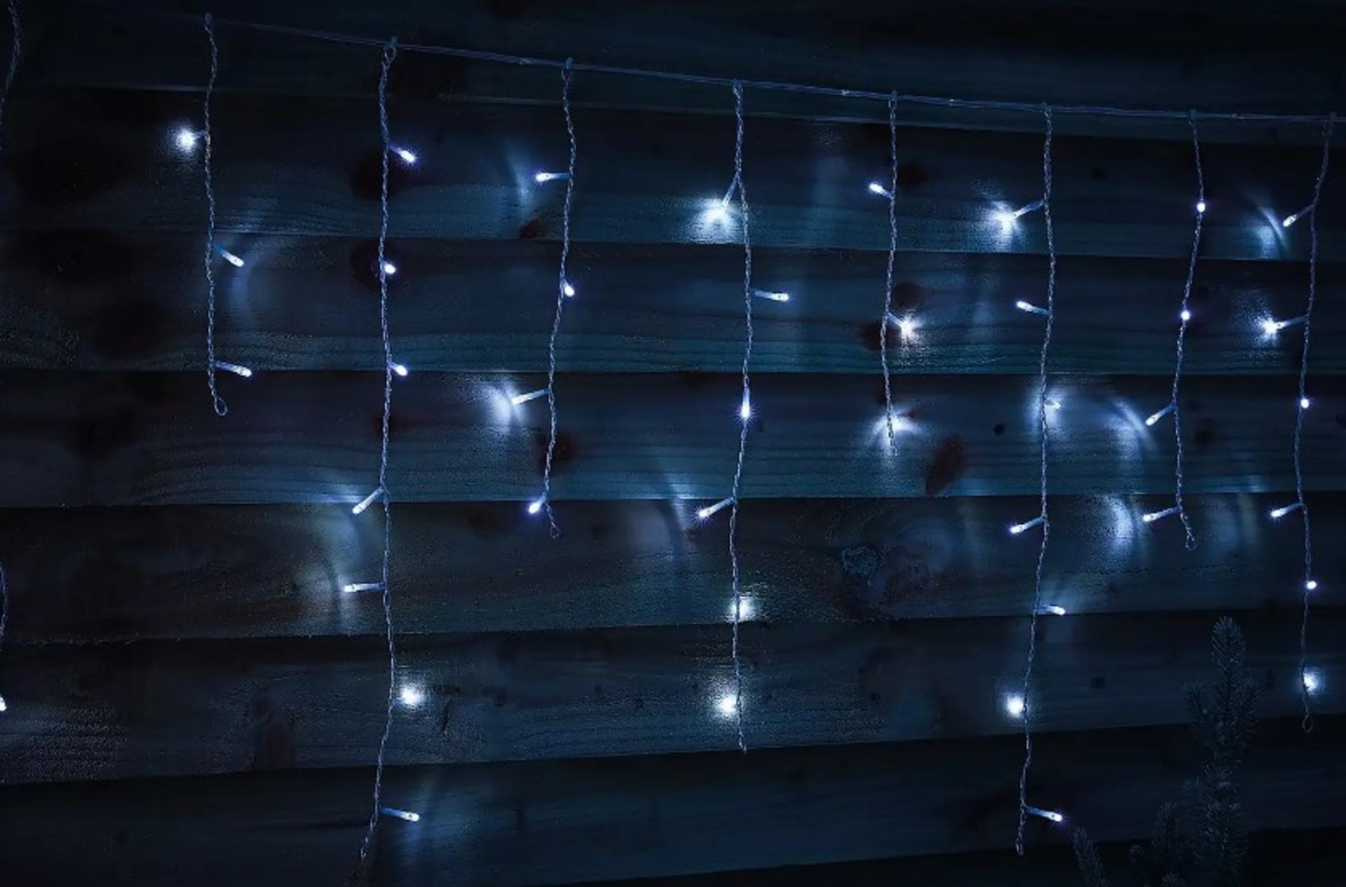 (11C) Lot RRP £540. 9x Items. 6x 960 Timer LED Icicle Lights Bright White RRP £65 Each. 3x 720 Time