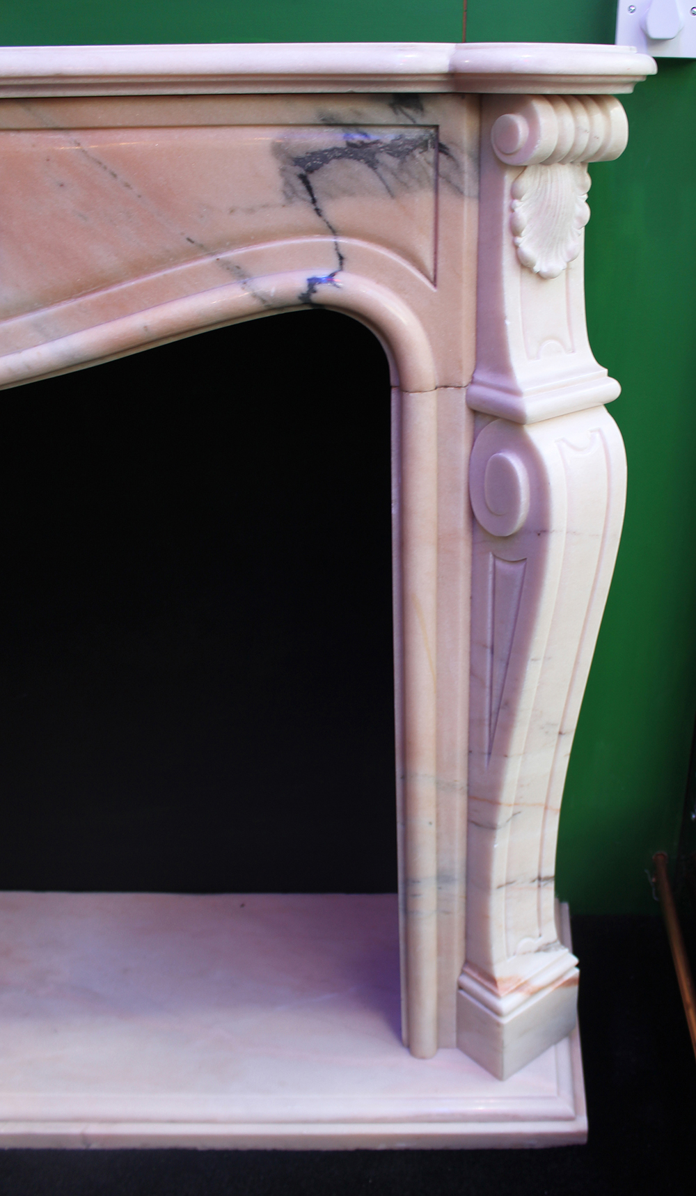 Fine Classical Pink Veined Marble Fire Surround - Image 6 of 9