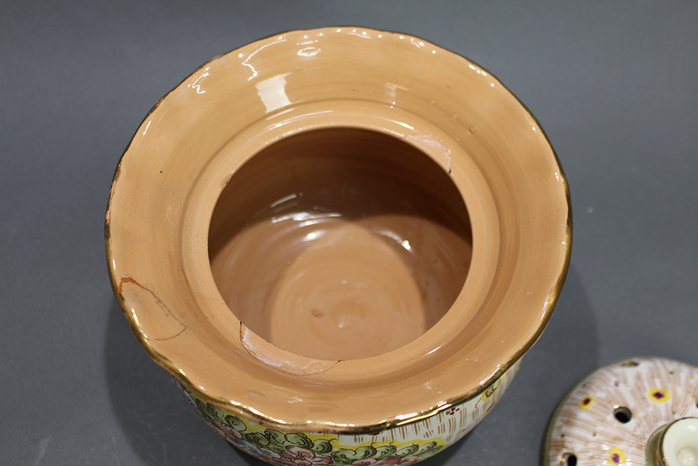 Continental Decorative Ceramic Pot Pourri - Image 3 of 4