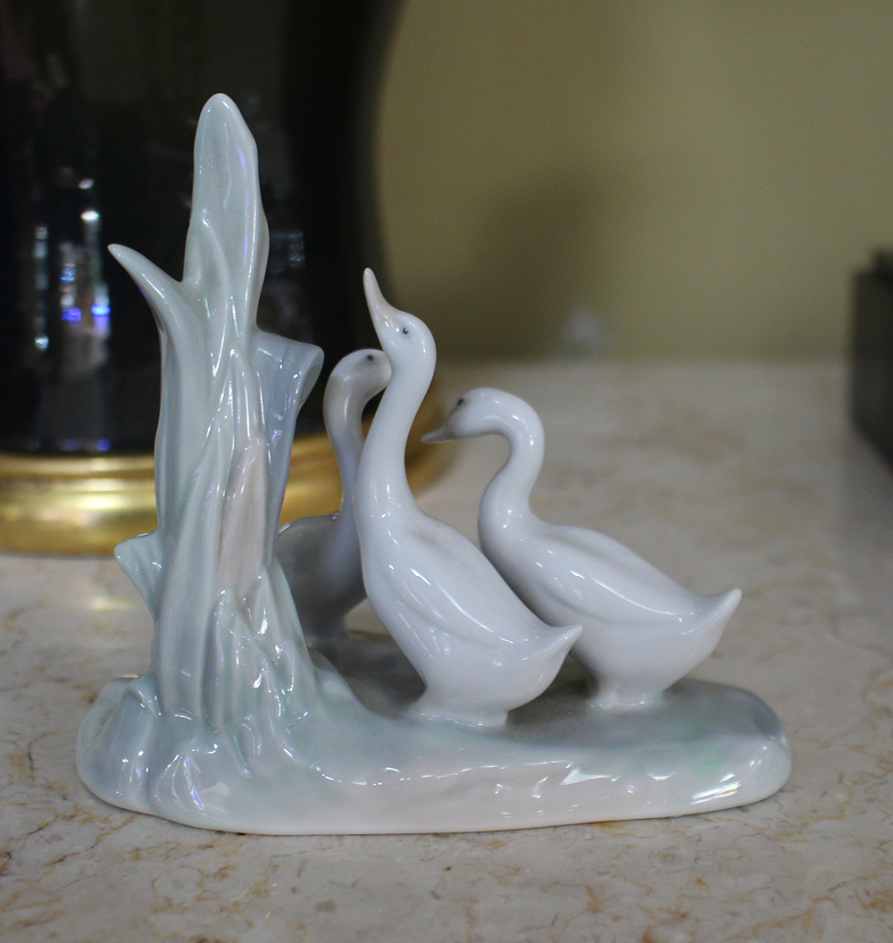 Nao Porcelain Geese Sculpture Group - Image 2 of 3