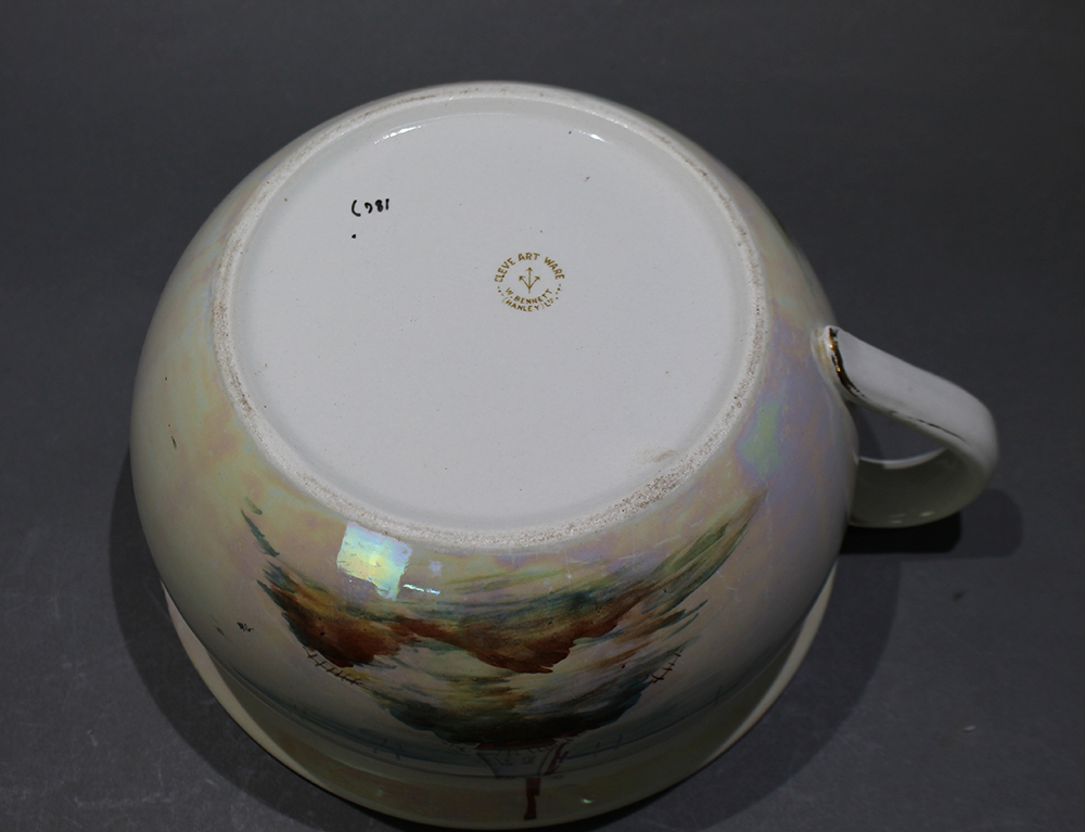 Cleve Art Ware W.Bennett (Hanley) Chamber Pot c.1920 - Image 3 of 3