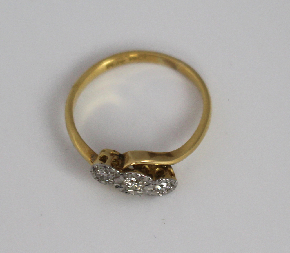Mid 20th c. Diamond Three Stone 18ct Gold Ring - Image 2 of 5