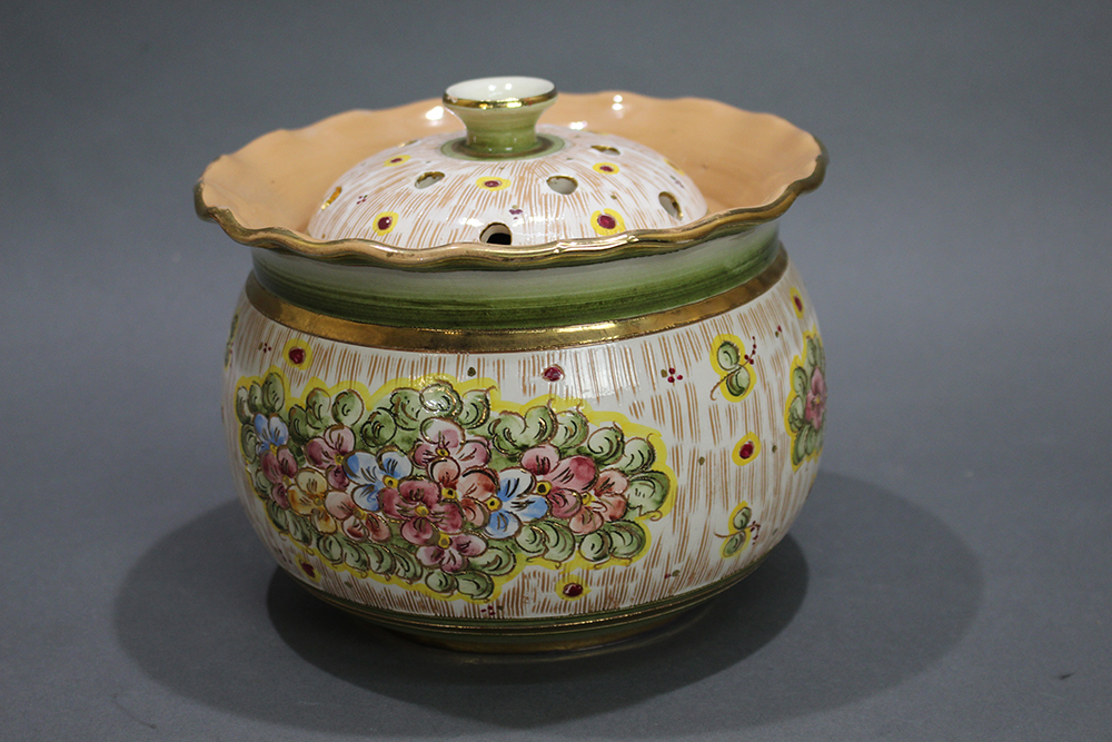 Continental Decorative Ceramic Pot Pourri