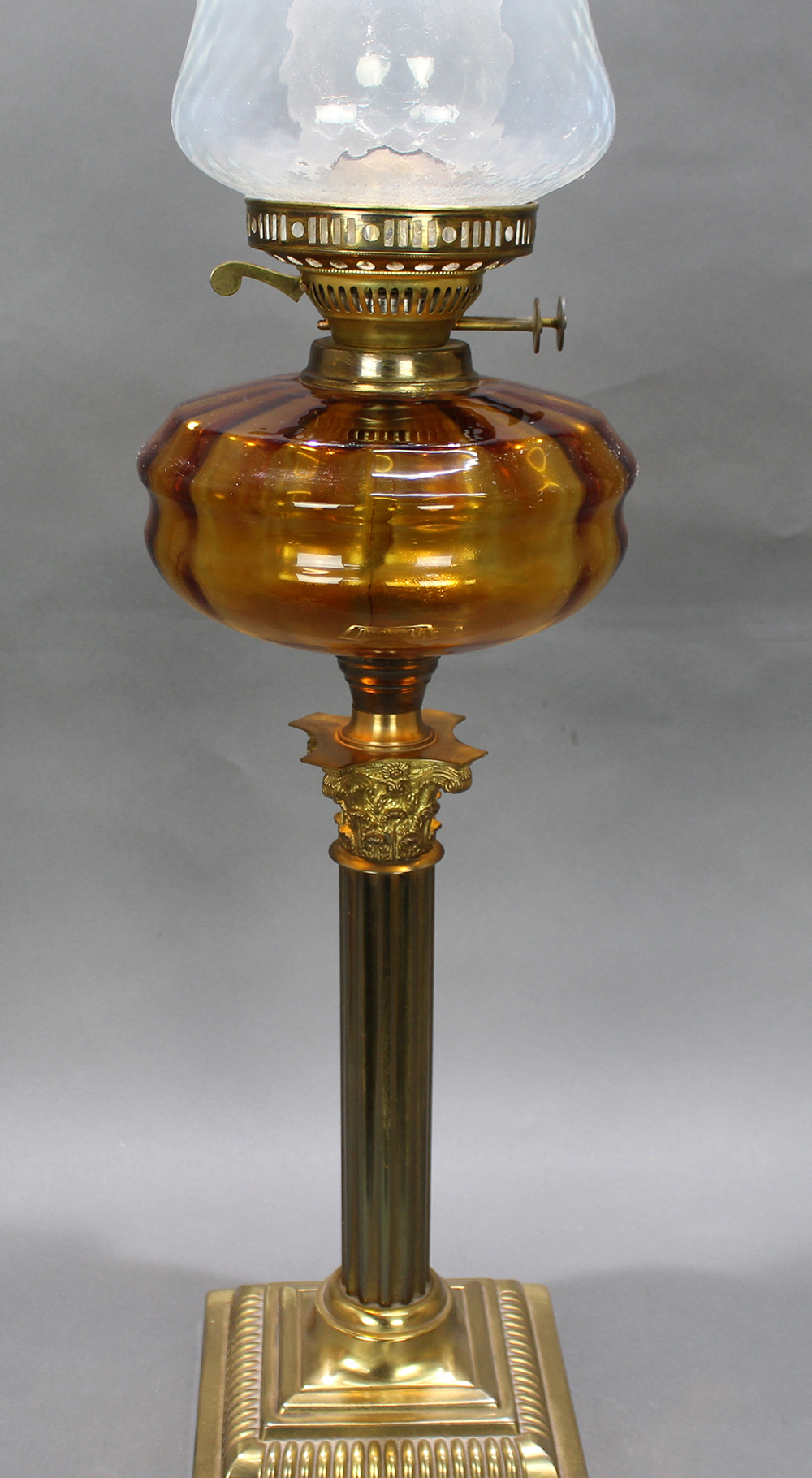 Victorian Brass Oil Lamp with Amber Font & Vaseline Glass Shade - Image 4 of 6