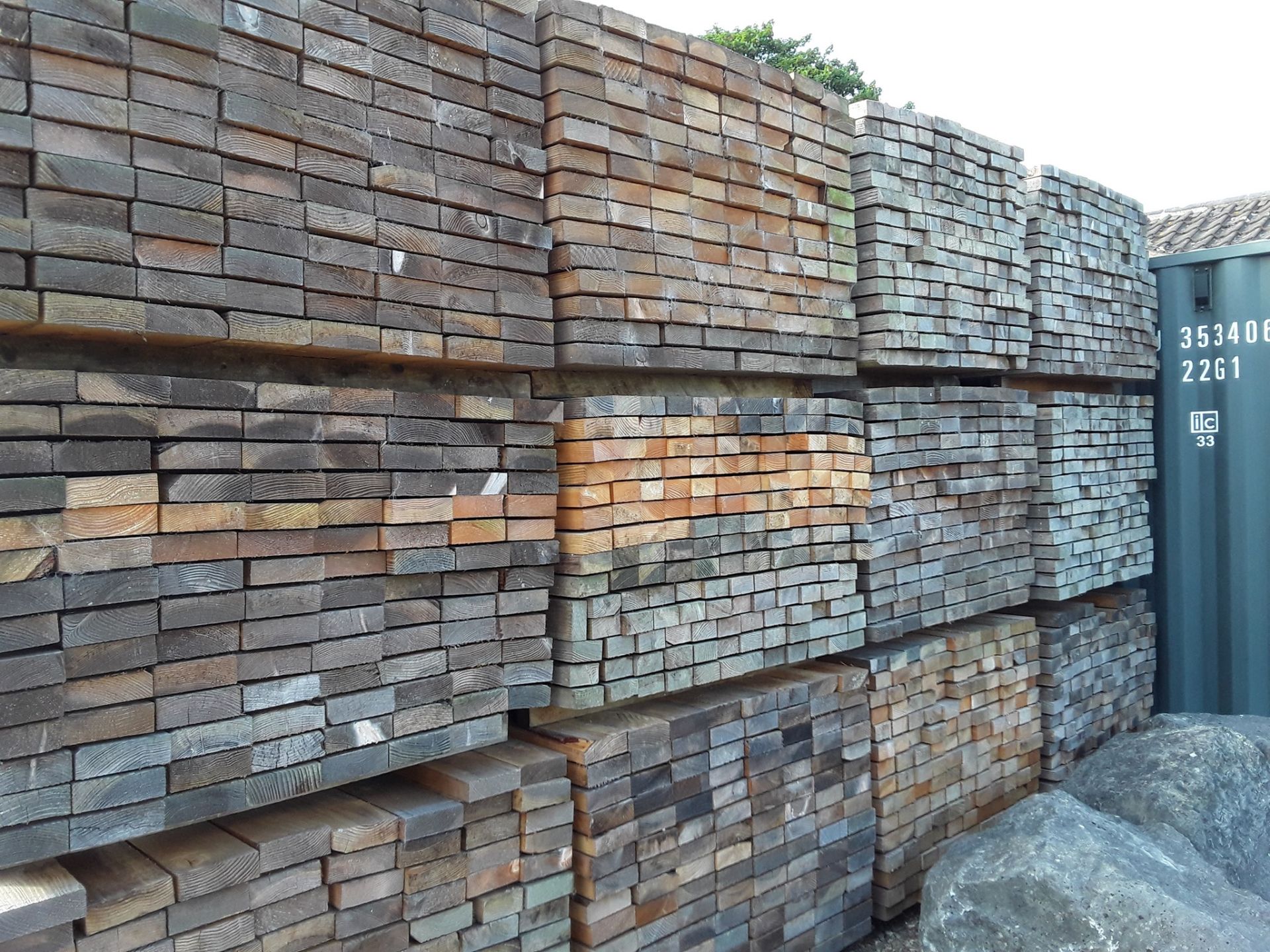 50 x Softwood Sawn Untreated Larch & Douglas Fir Rails / Fence Rails - Image 2 of 3