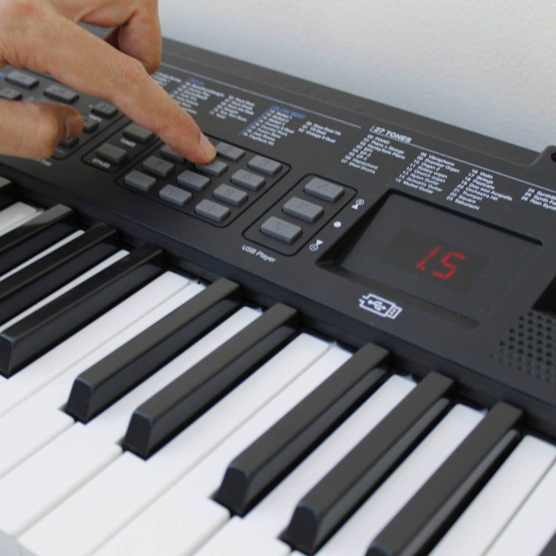 (R8) Lot RRP £118. 2x iDance G-200 Electronic Keyboard RRP £59 Each. ( Units Have Return To Manufac - Image 3 of 5