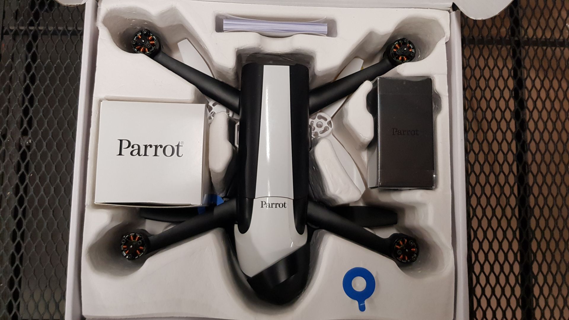 (R8) RRP £599.99. Parrot Bebop 2 FPV Compact HD Video Drone. 25 Mins Flying Time. 3-Axis Stabilizat - Image 14 of 14