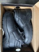 New Performance Footwear work boots size 5