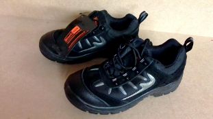 BLACK ROCK size 6 safety shoes