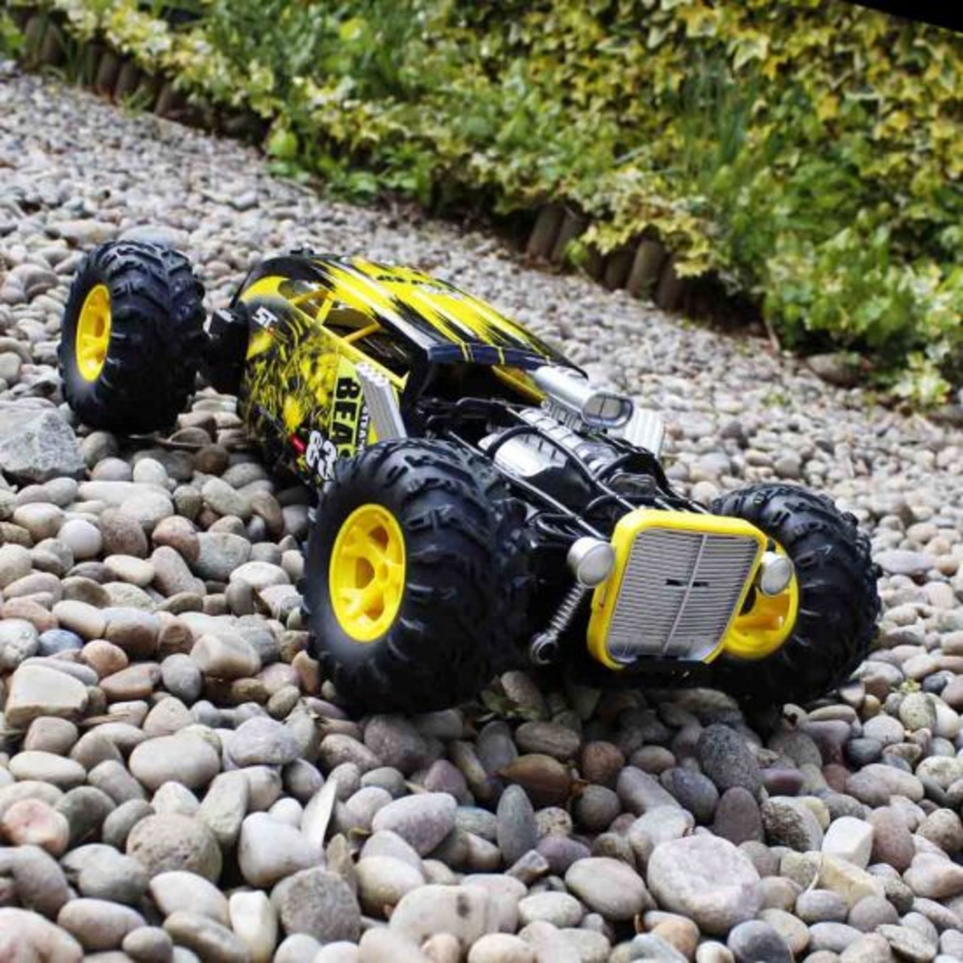 (R8) Lot RRP £196. 4x Red 5 Remote Control Crazy Racer Yellow RRP £49 Each. (2x No Box). (Units Hav