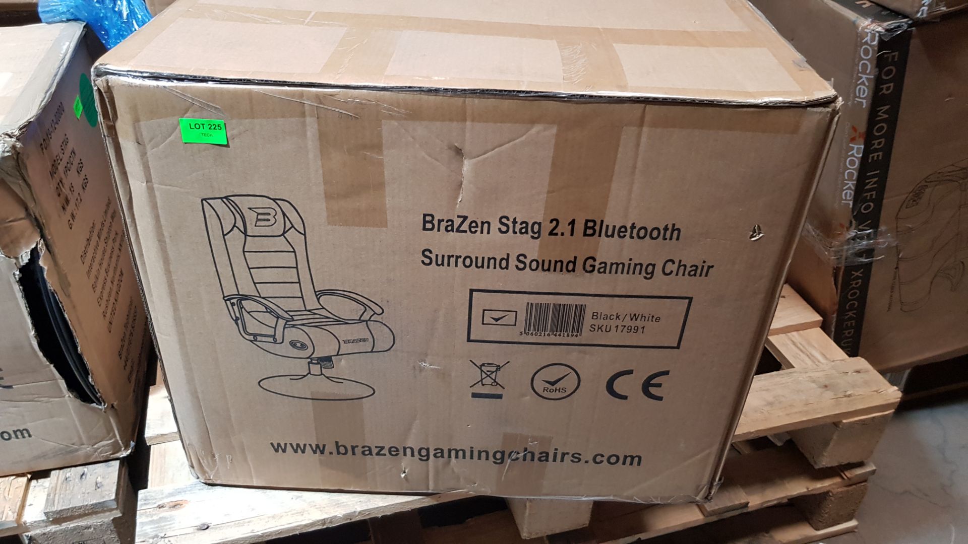 RRP £149. Brazen Stag 2.1 Bluetooth Surround Sound Gaming Chair (Black / White). BraZen Stag 2.1 B - Image 2 of 3