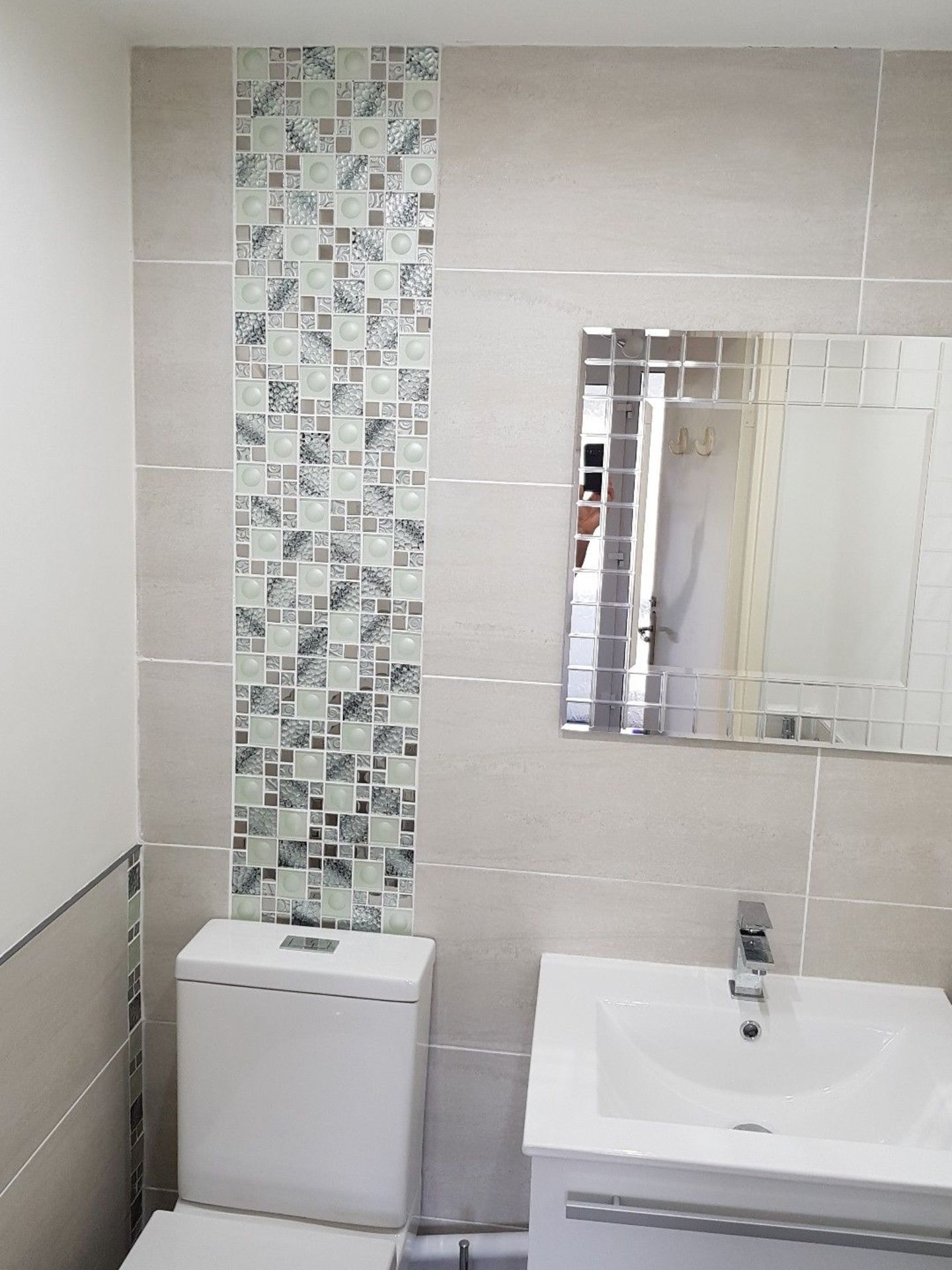 5 Square Metres - High Quality Glass/Stainless Steel Mosaic Tiles - Image 5 of 6