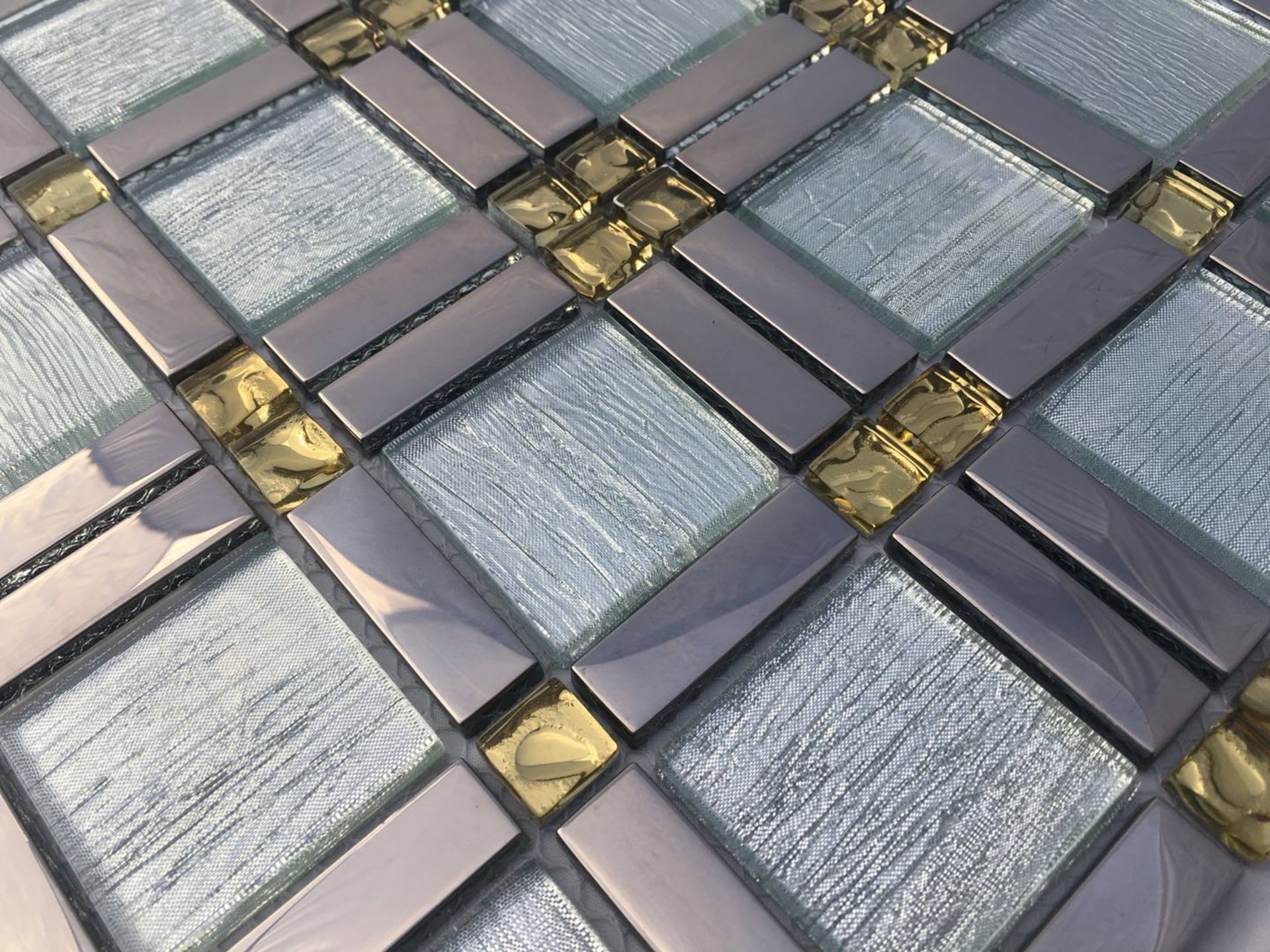 Stock Clearance High Quality Glass/Stainless Steel Mosaic Tiles -11 Sheets - One Square Metre - Image 2 of 2