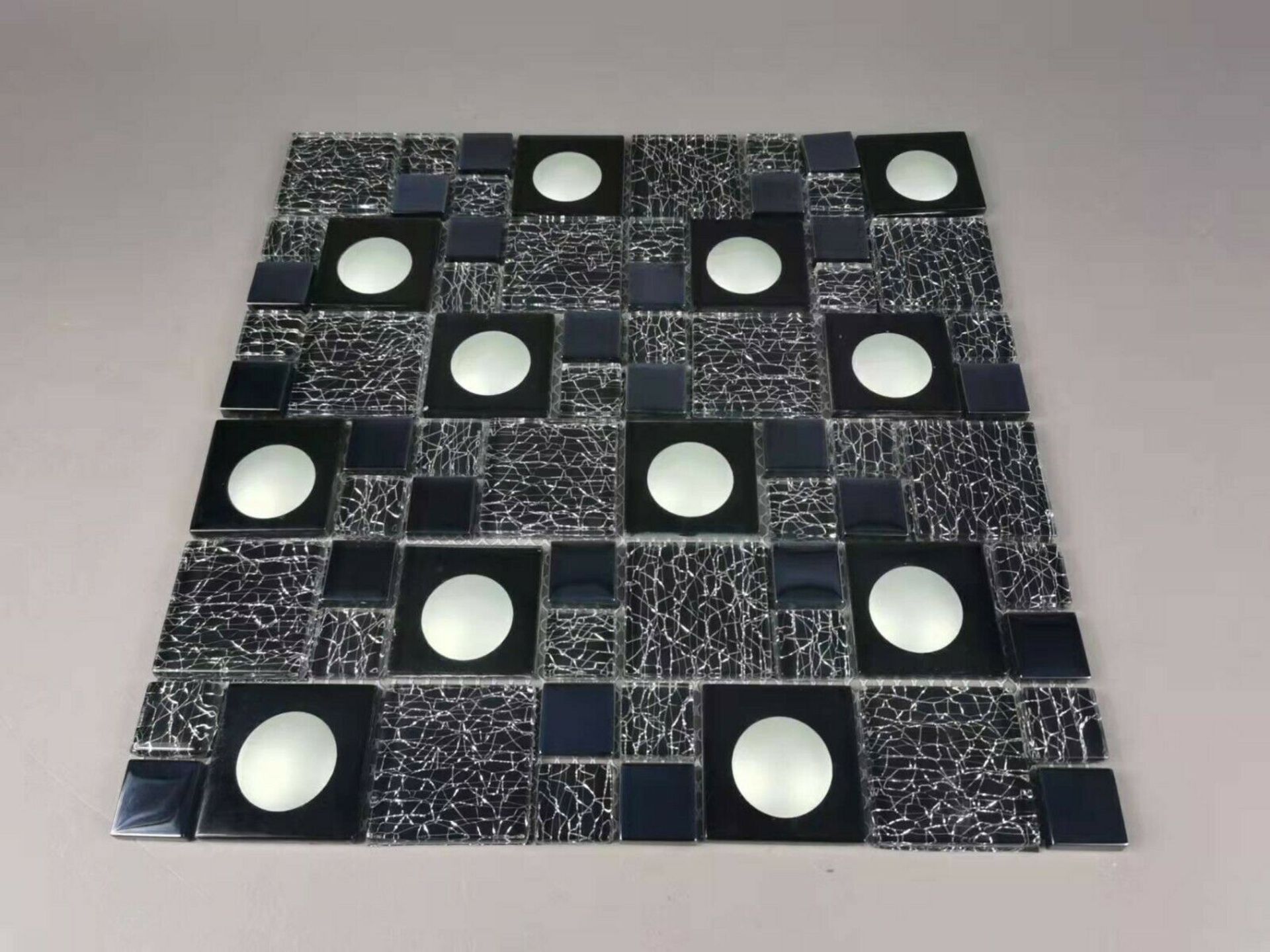 1 Square Metres - High Quality Glass Mosaic Tiles J32 Super Saver 300*300*6mm* 11 Sheets - Image 3 of 3