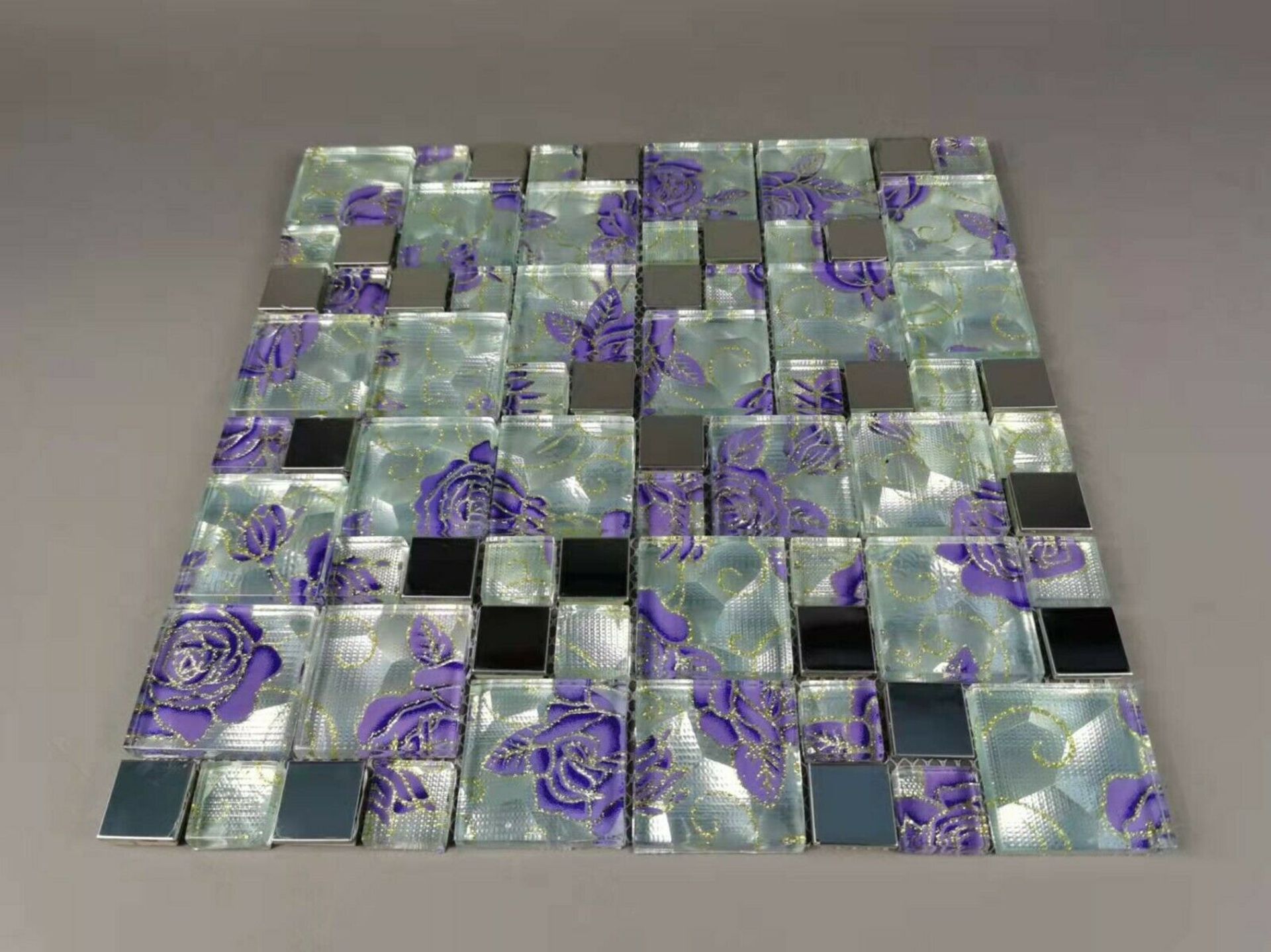 Stock Clearance High Quality Glass/Stainless Steel Mosaic Tiles - 11 Sheets - One Square Metre - Image 2 of 3