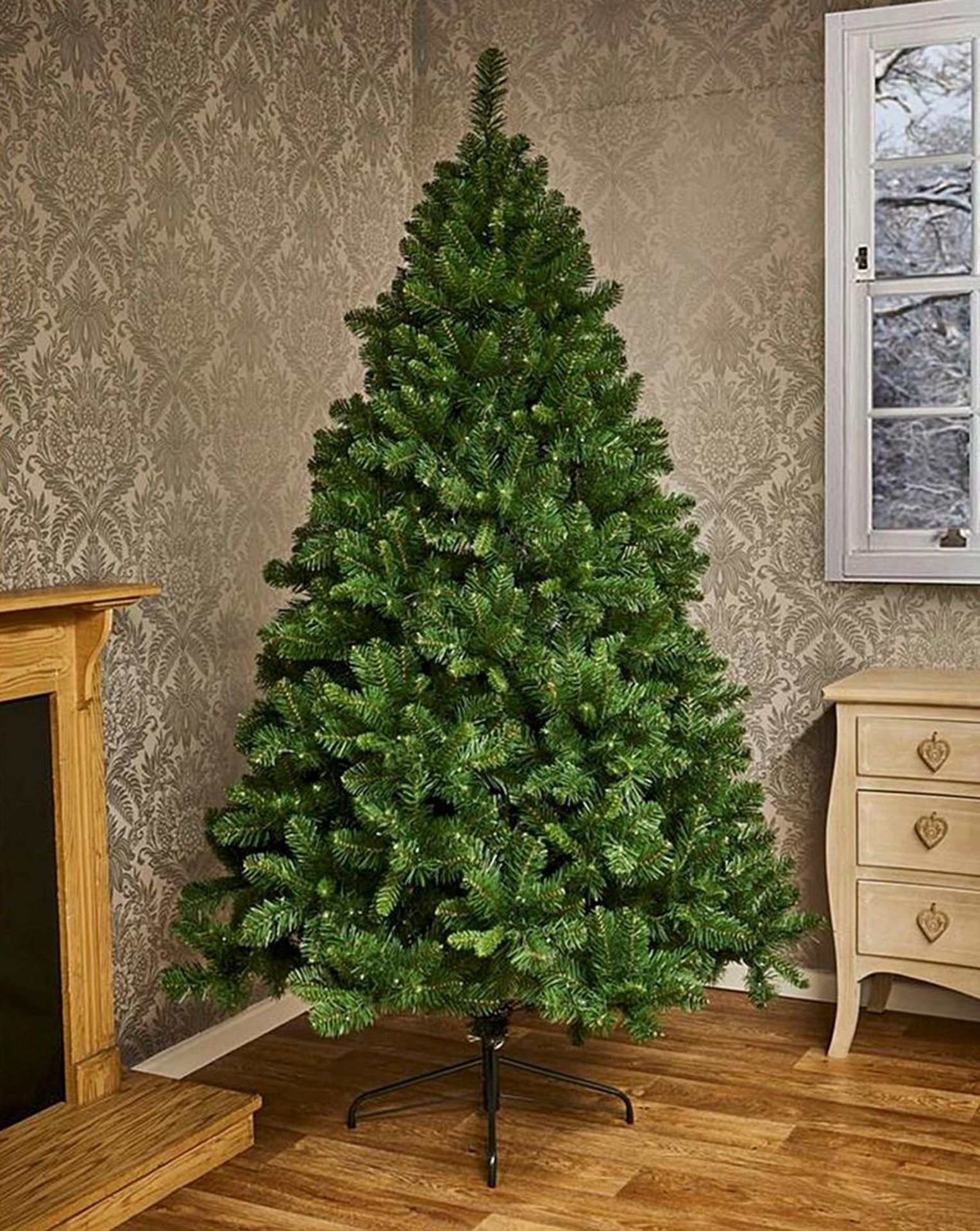 RRP £309. 10ft Royal Oregon Indoor/Outdoor Pre-Lit Tree. (SKU: LU323504) . H300 x Dia 106cm. With 1