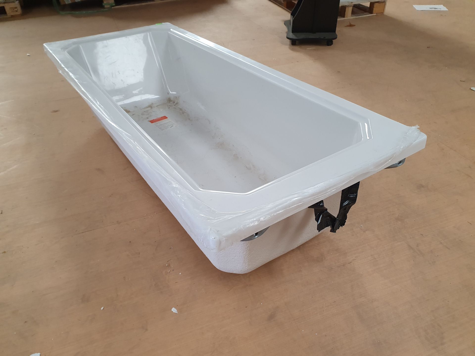 RRP £210. Savoy White Straight Bath - 1700 x 700mm. In Protective Film Wrap. SKU: 554325. Small Ch - Image 4 of 5