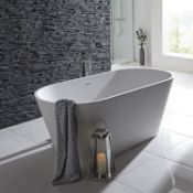 RRP £2,200. 1650 x 700mm EKO N2 Stunning Designer Double Ended Free Standing Single Piece Bath. Wit