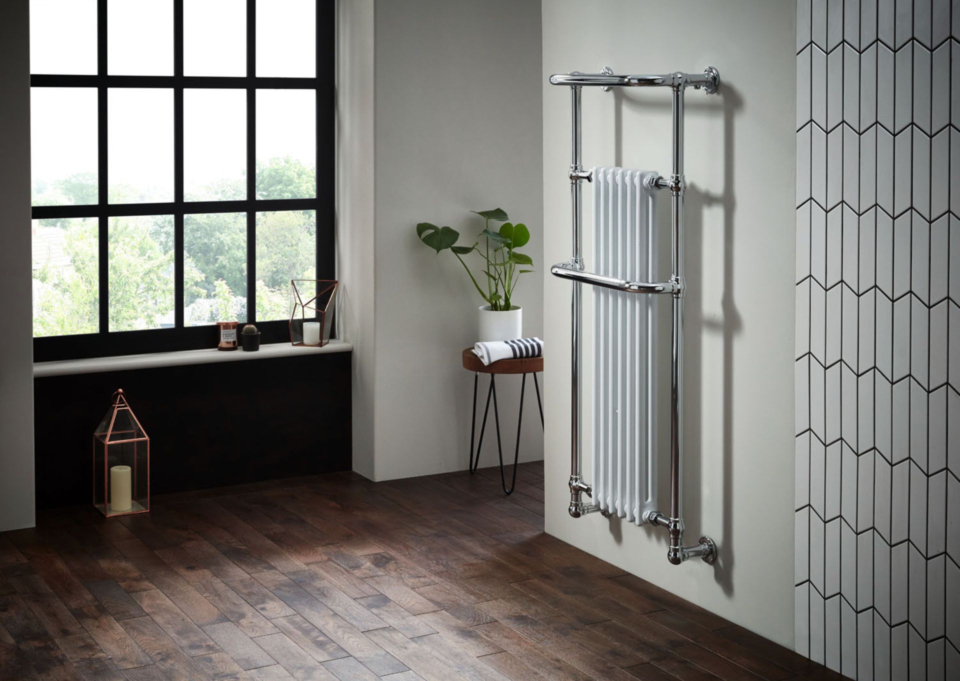 RRP £695. Appears Unused. Holborn Of London Blenheim 1362 x 574mm Traditional Towel Rail Radiator. - Image 2 of 2