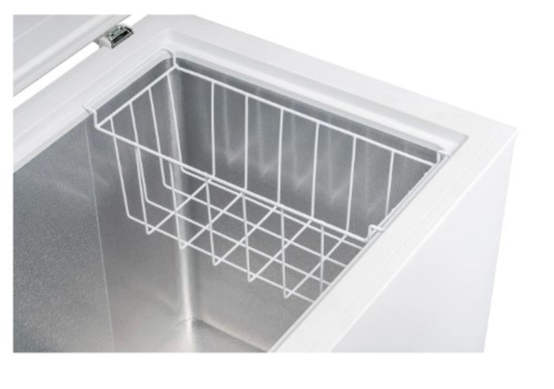 (P) RRP £199. Fridgemaster MCF198 Chest Freezer White. F Rated _ 98L Capacity. Keep Ingredients Fre - Image 5 of 9