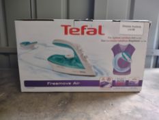 Tefal FV6520G0 Freemove Air Cordless Steam Iron, 2400 W, Blue. RRP £79.99 - GRADE U Tefal FV6520G0
