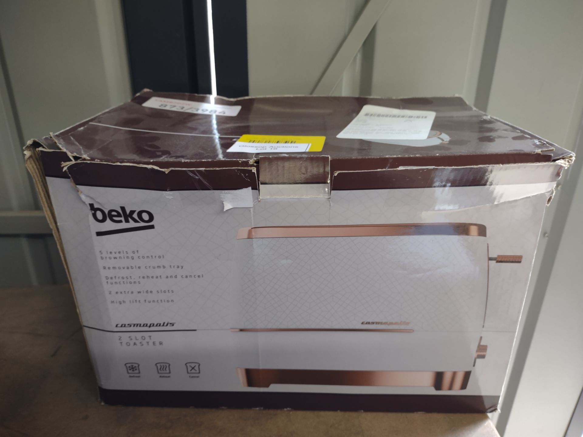Beko Cosmopolis Toaster TAM8202W, Retro White Rose Gold Design. RRP £49.99 - GRADE U Beko Cosmopolis