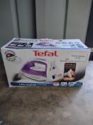 Tefal FV2663 Ultraglide Anti-scale Steam Iron. RRP £62,49 - GRADE U Tefal FV2663 Ultraglide Anti-