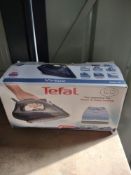 Tefal Virtuo FV1713 Steam Iron, 2000 Watt, Black/Dress Blue. RRP £51.99 - GRADE U Tefal Virtuo