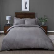 Sleepdown Soft Hotel Quality 225 THREAD COUNT Satin Stripe Duvet Set. RRP £22.99 - GRADE U Sleepdown