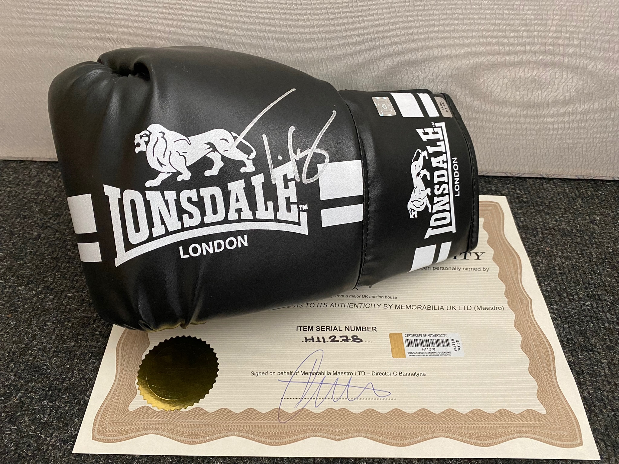 Tyson Fury Signed Boxing Glove - Image 2 of 2