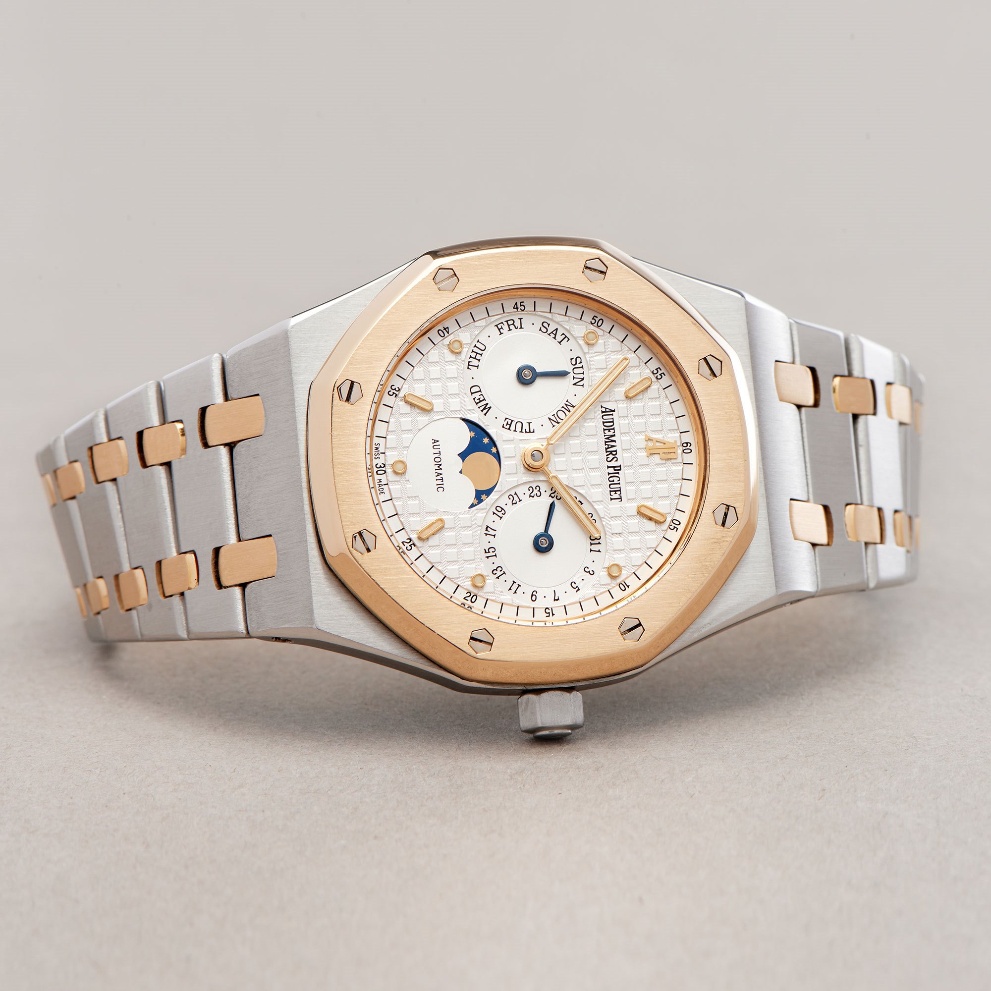 Audemars Piguet Royal Oak Day-Date 18K Yellow Gold & Stainless Steel Watch 25594SA.OO.0789SA.06 - Image 5 of 10