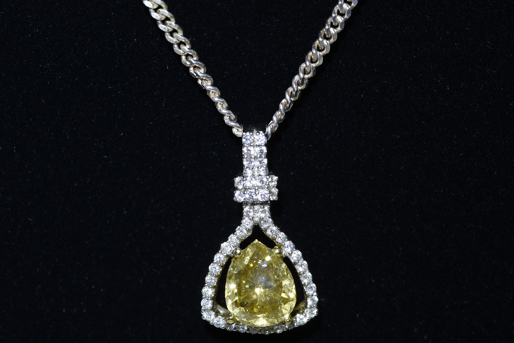 Diamond Pendant with 1.46 Carat Pear Shaped Solitaire Coloured Diamond - Image 2 of 2