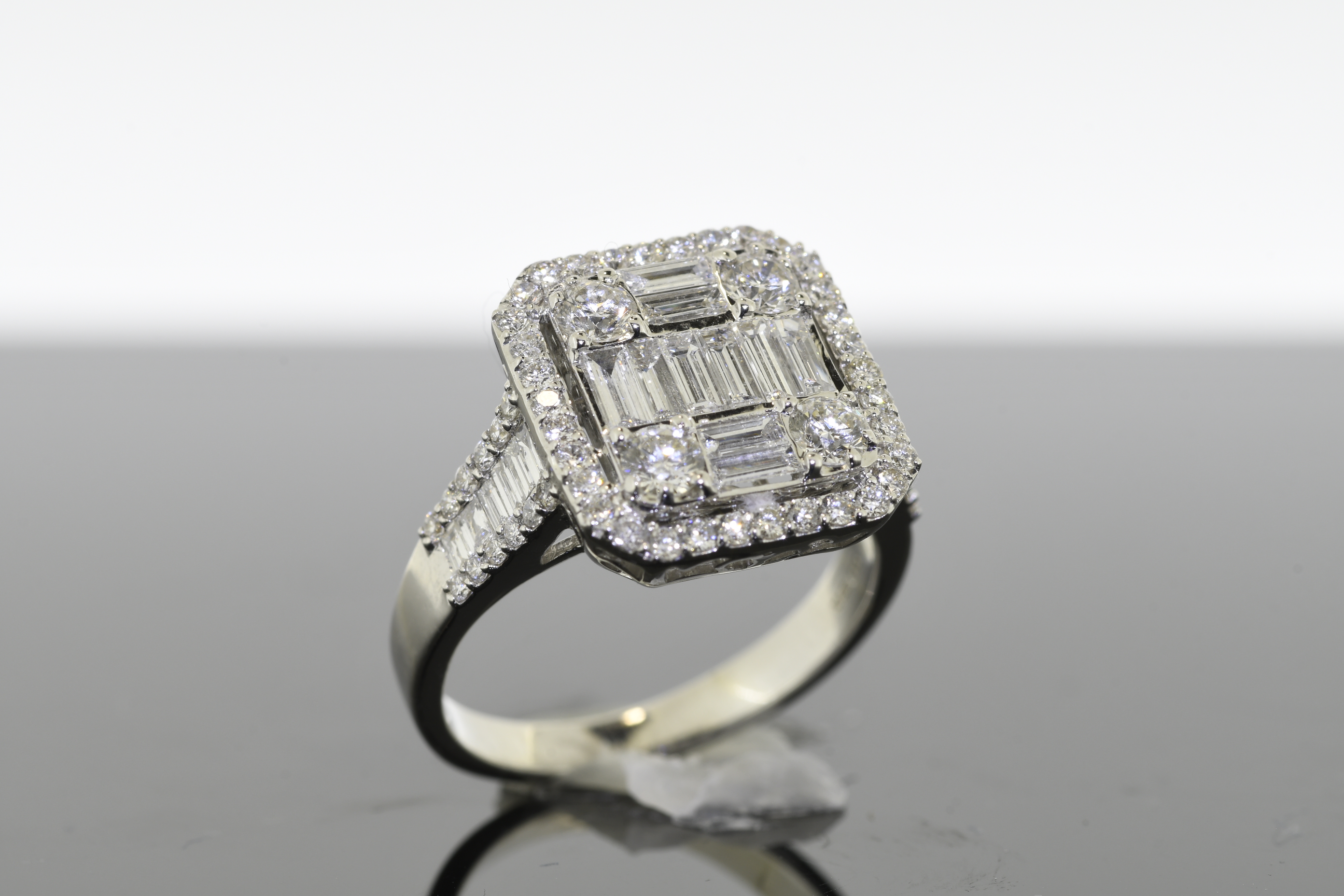 1.76 Carat Diamond Ring - Image 2 of 5