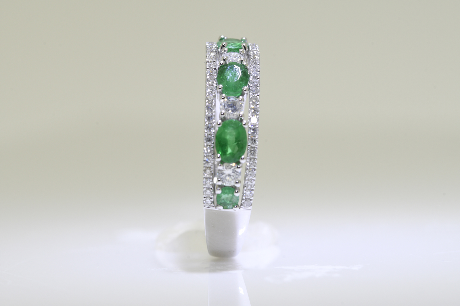 Emerald & Diamond Ring - Image 3 of 4