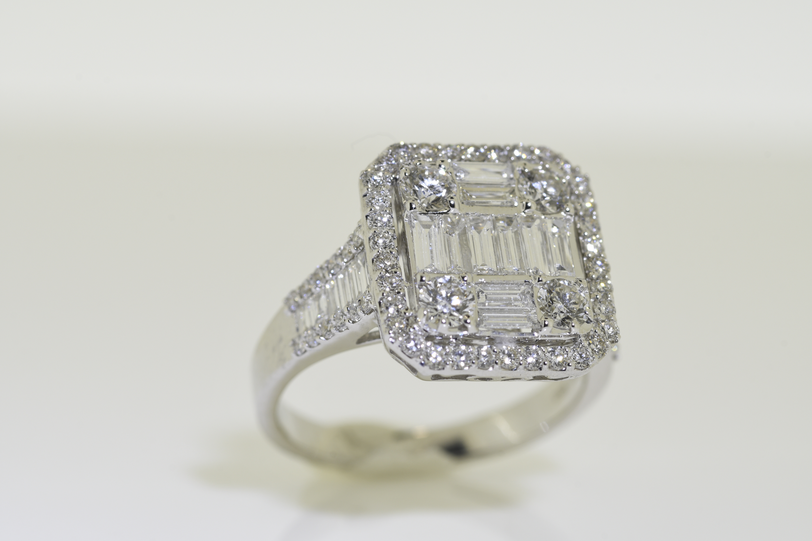 1.76 Carat Diamond Ring - Image 3 of 5