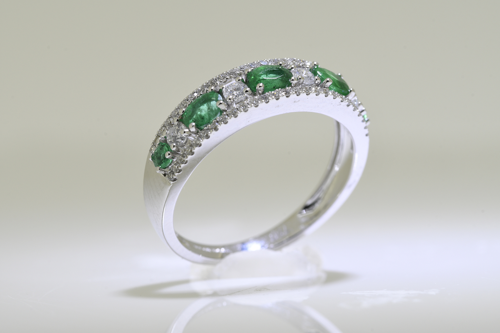 Emerald & Diamond Ring - Image 2 of 4