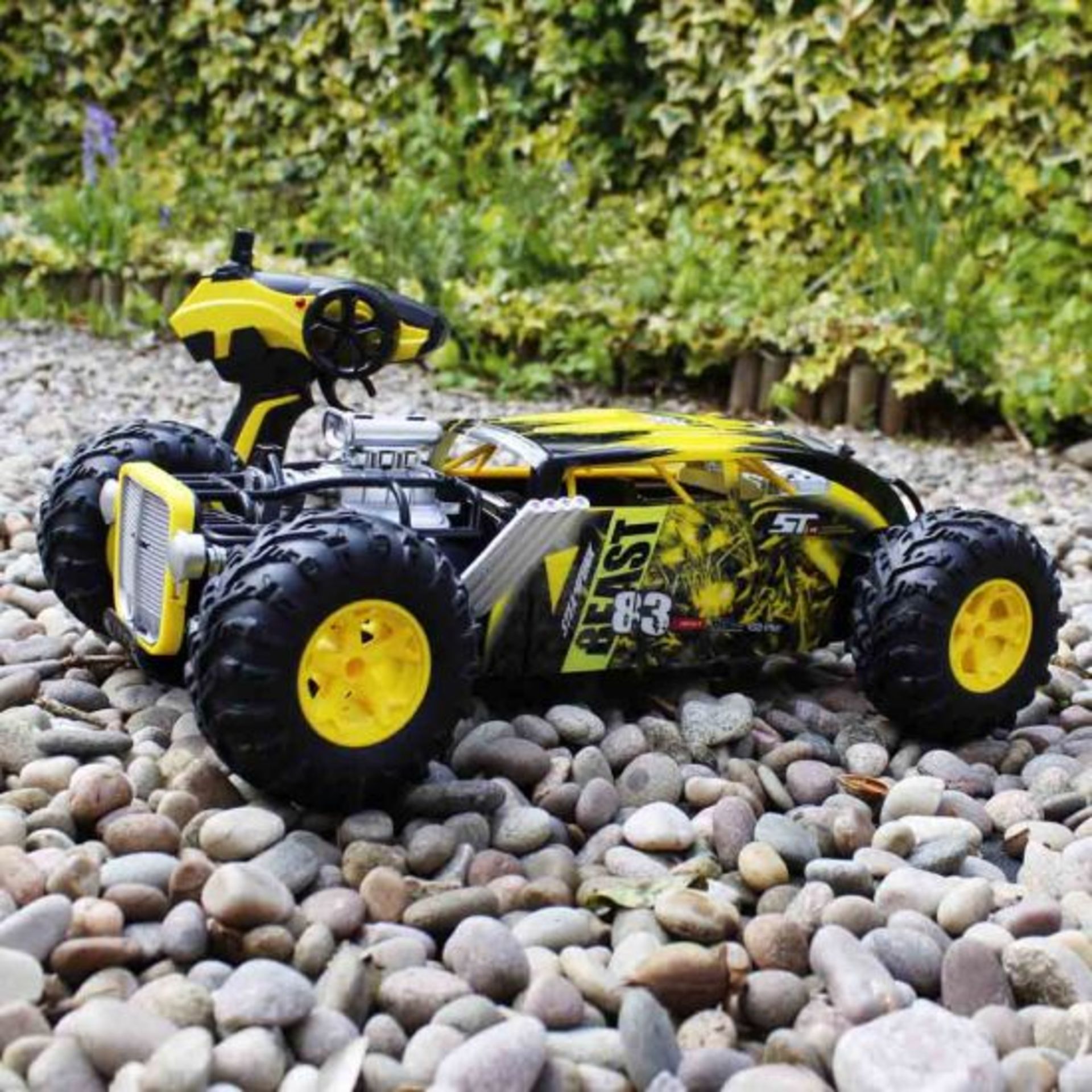 (R11) Lot RRP £90.00. 2x Items. 1x Red5 Crazy Racer 4X4 RC RRP £50.00. 1x Mega Muscle The Boss... - Image 4 of 7