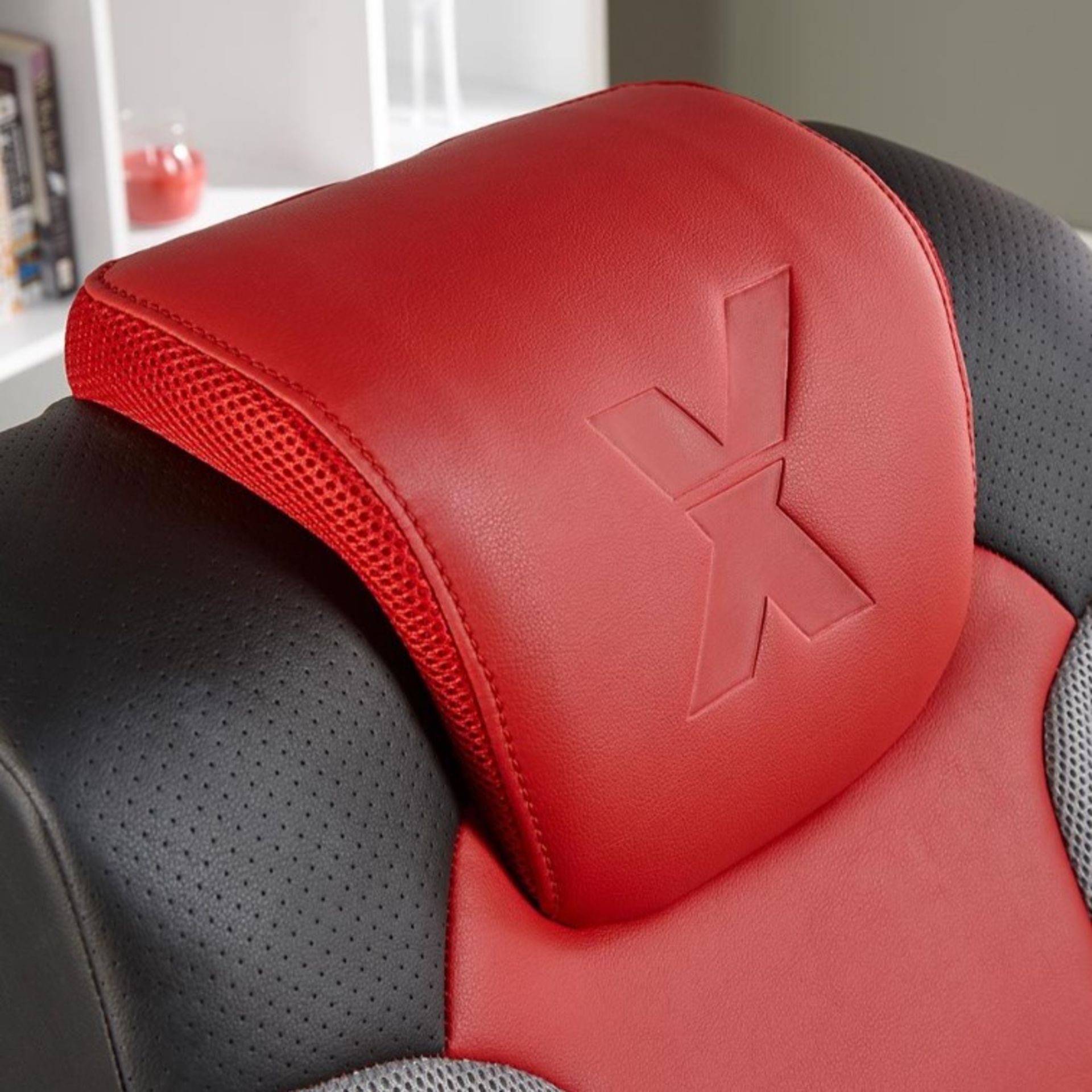 RRP £199.99. X-Rocker Vision Pedestal Chair. Console Compatible, 2.1 Audio Built Into The Back.... - Image 4 of 11
