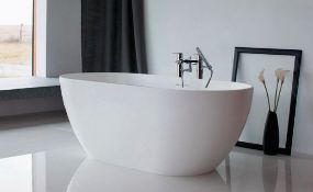 RRP £1,300. No Damage Seen. 1650x700 Eko N1 Anna Form Contemporary Double Ended Freestanding Bath...