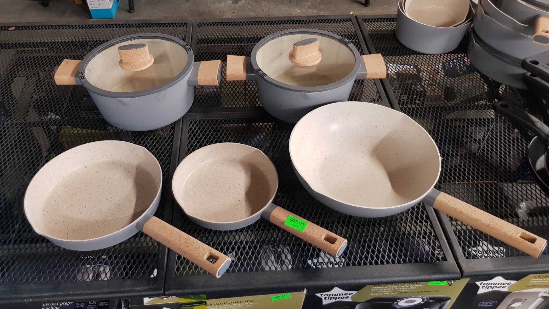 (113/R8) Simplicity Grey 5 Piece Pan Set. (2x Casserole / Stock Pot With Lids, 1x 28cm Wok, 1x - Image 5 of 5