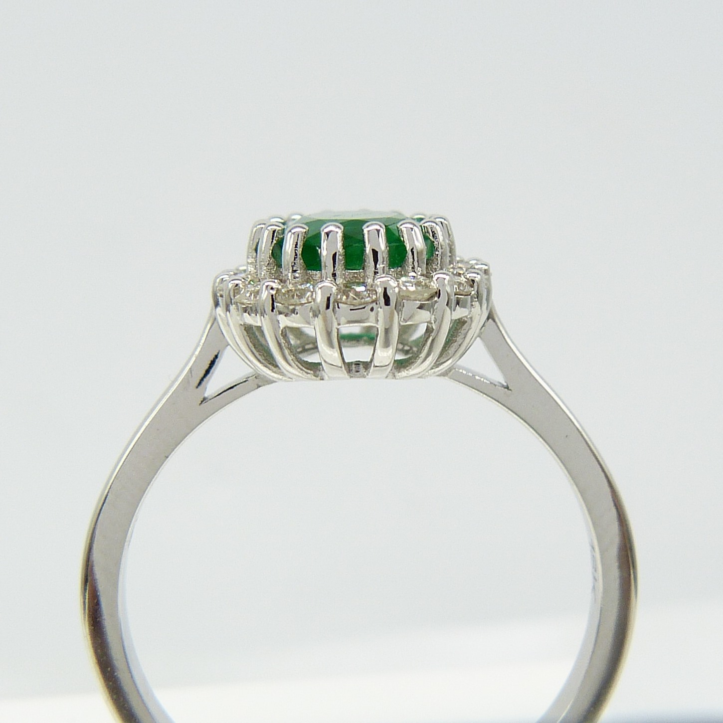 18ct white gold oval emerald and diamond cluster ring - Image 6 of 8