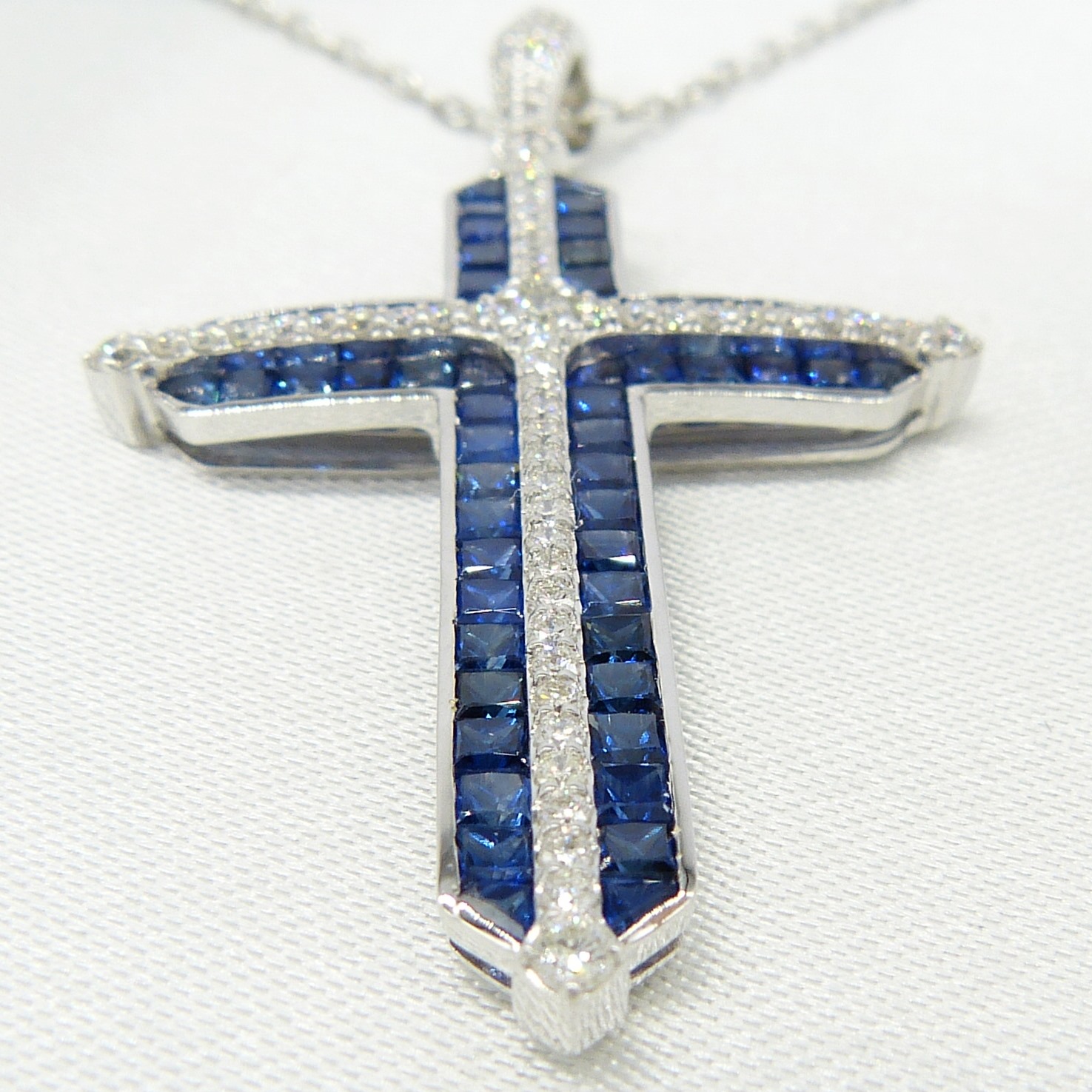 Impressive cross necklace set with natural sapphires and diamonds in 18ct white gold, boxed - Image 5 of 8